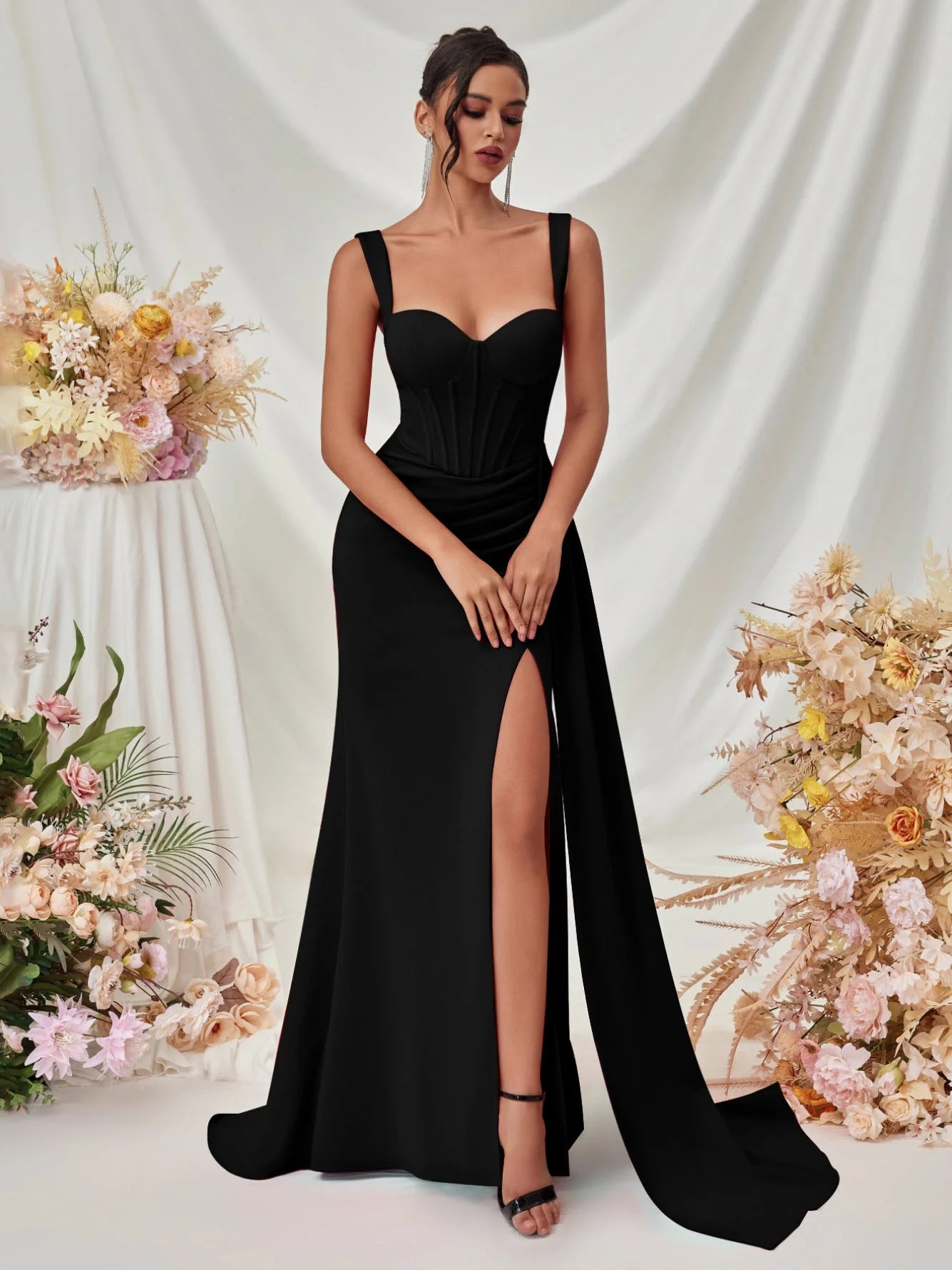Elegant Sleek Sweetheart Sleeveless High Slit Black Floor-Length Women's Prom Gown