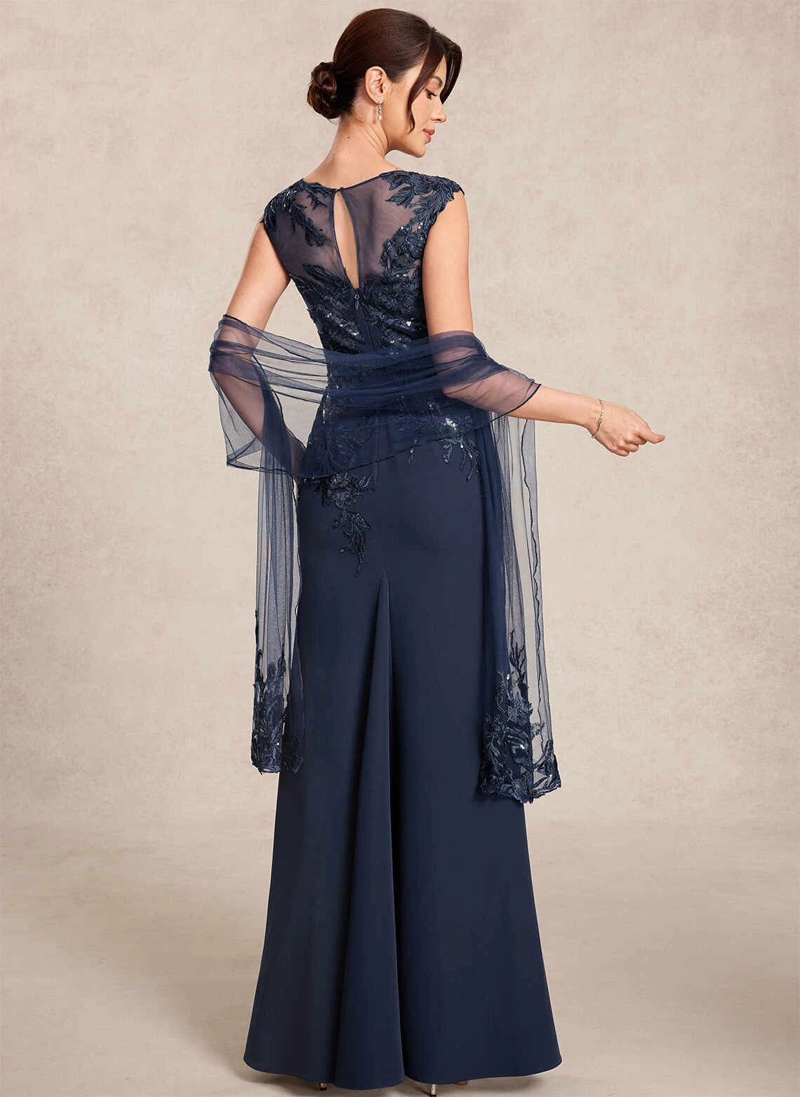 Elegant Trumpet Scoop Sleeveless Embroidered Navy Mother Of The Bride Dress