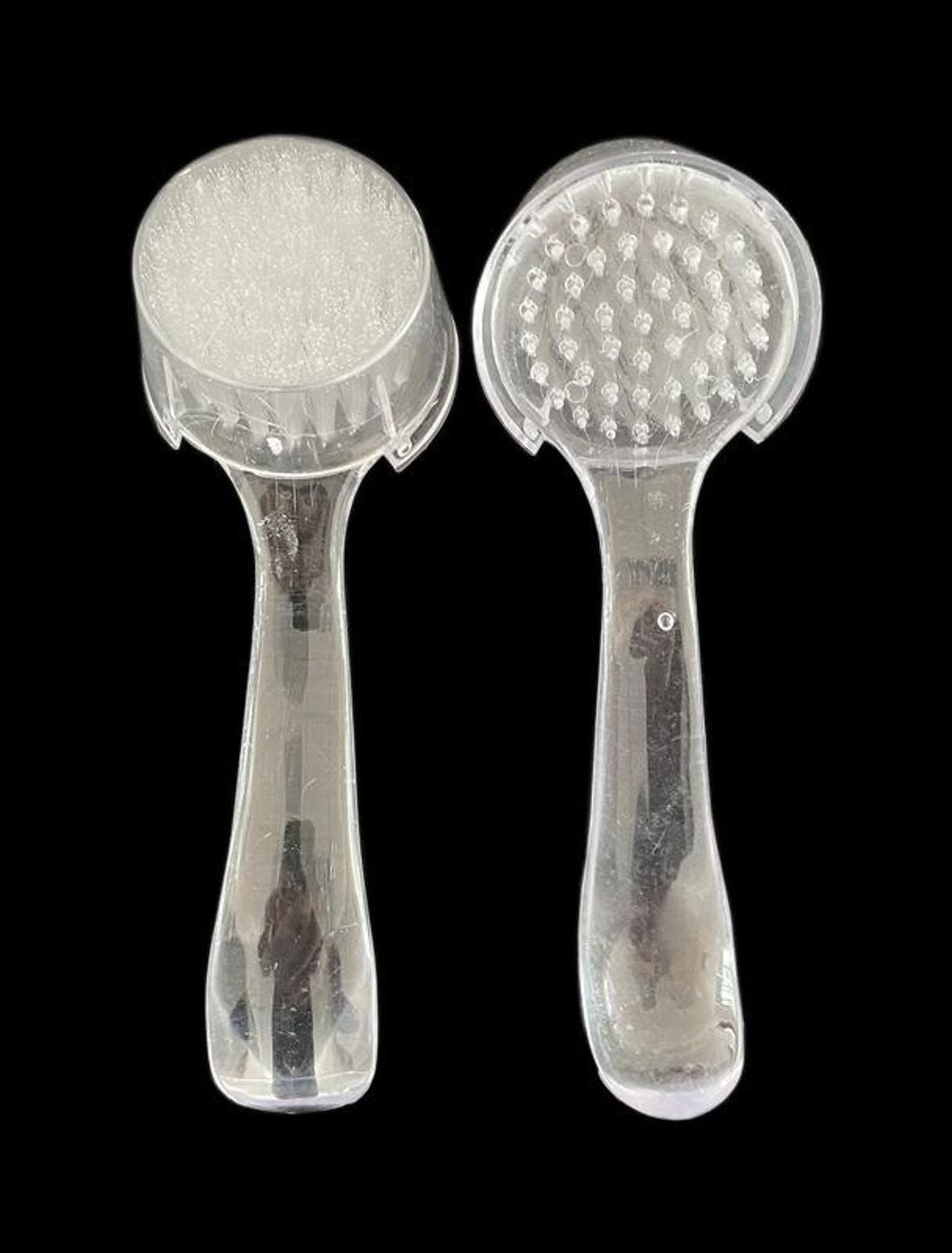 Soft silicone bristles of a facial brush.