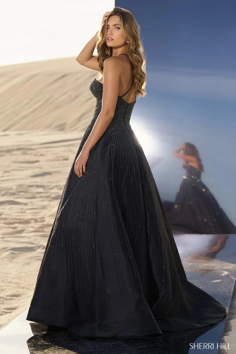 Glamorous A-Line Halter Sweetheart Sleeveless Beaded Black Floor-Length Prom Gown