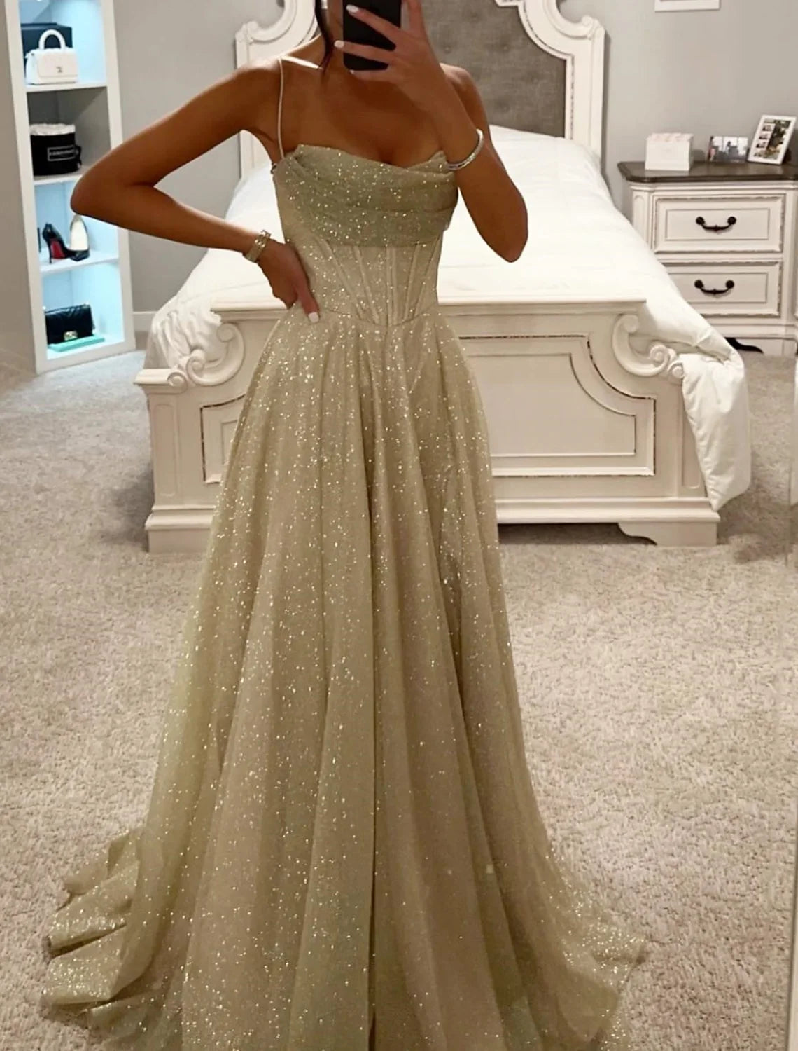 Glamorous A-Line Sweetheart Sleeveless Sparkling Champagne Floor-Length Prom Dresses Women's Gown