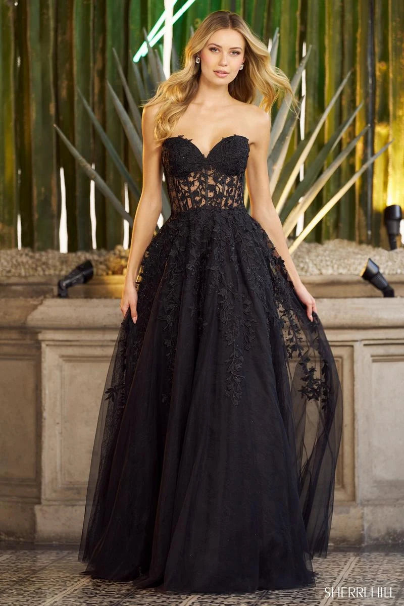 Glamorous A-Line Sweetheart Strapless Corset Lace Black Floor-Length Prom Gown
