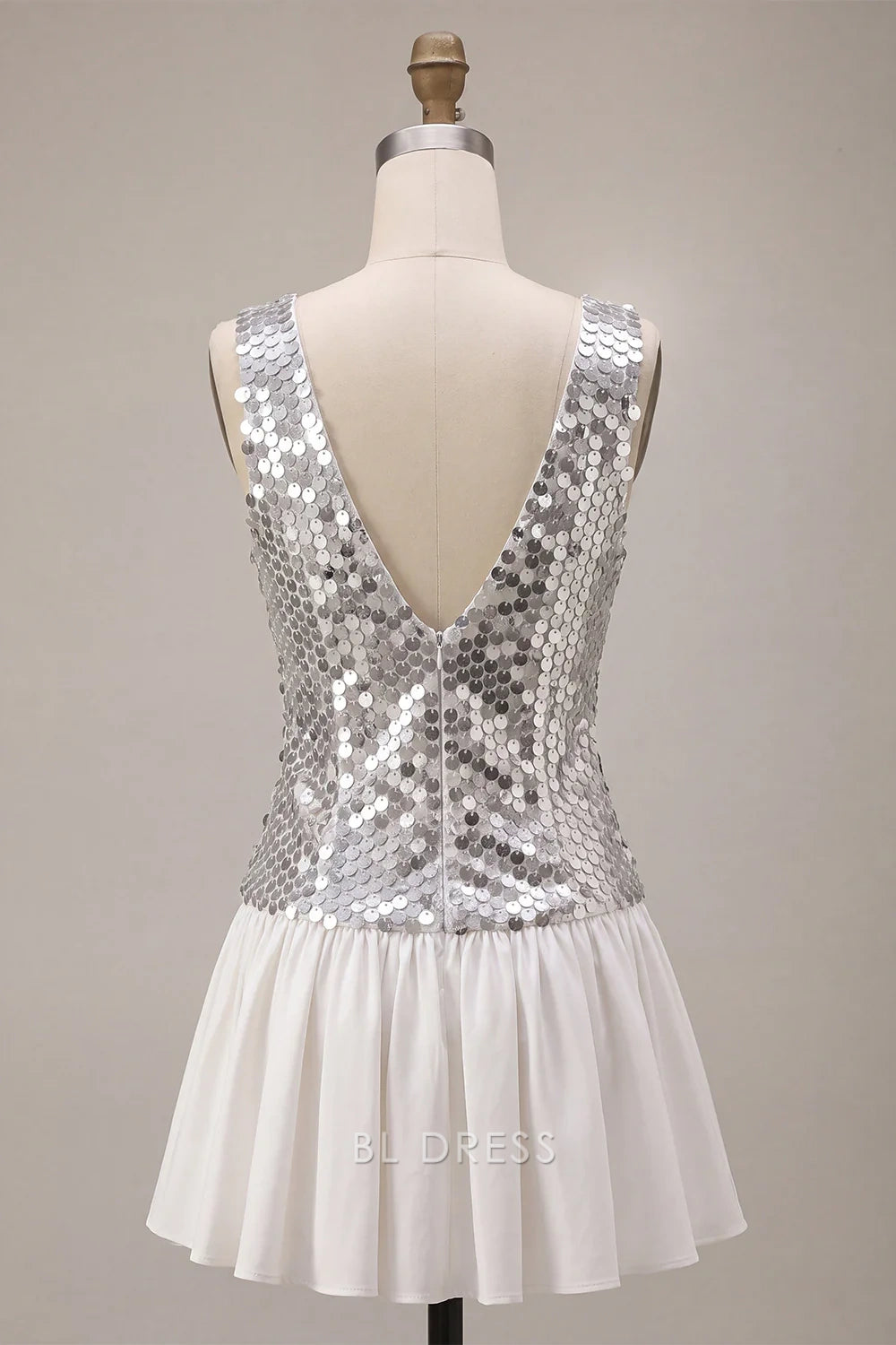 Glamorous A-Line V-Neck Sleeveless Sequin Bodice Silver Short Homecoming Dress