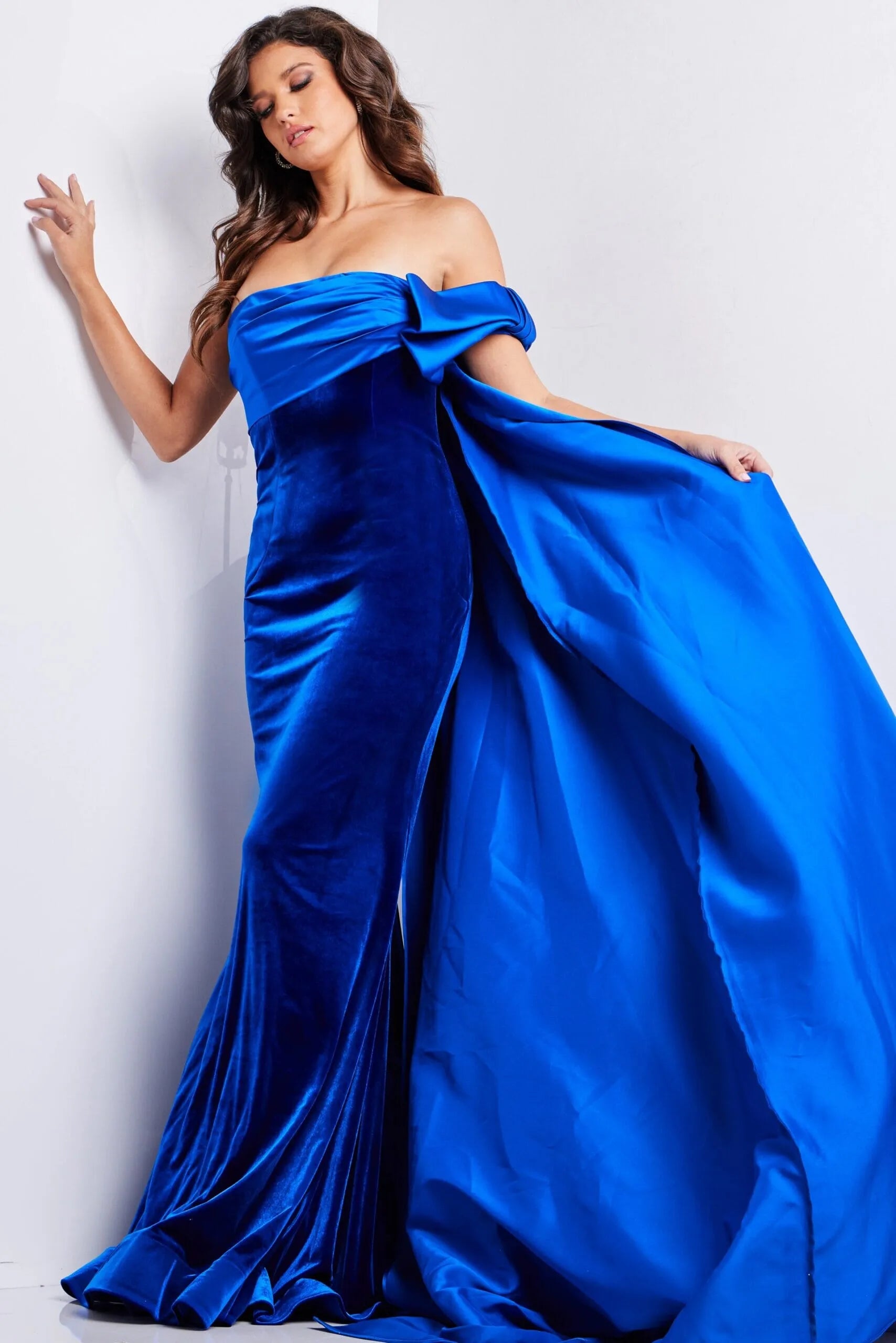 Glamorous Mermaid Off-Shoulder Sleeveless Draped Royal Blue Floor-Length Prom Dress Gown