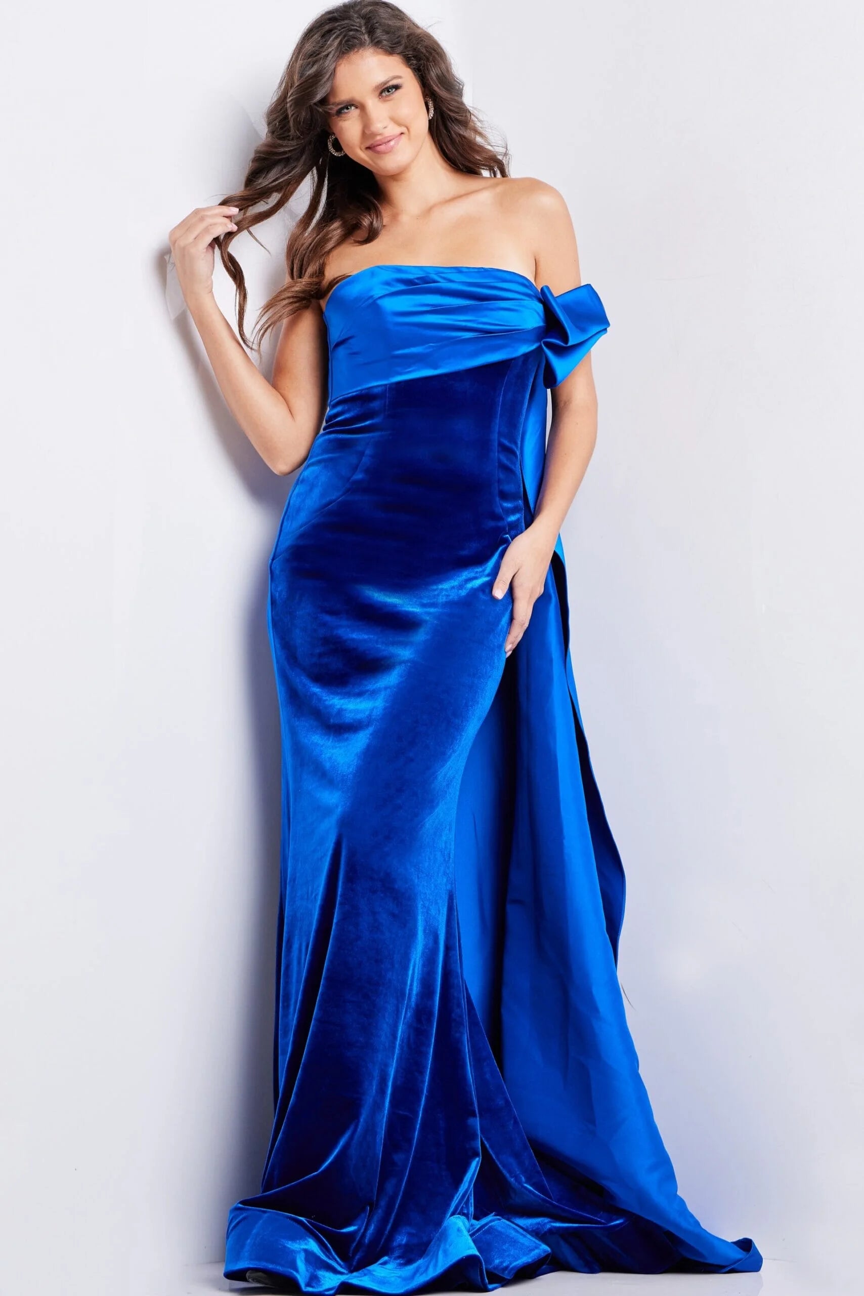 Glamorous Mermaid Off-Shoulder Sleeveless Draped Royal Blue Floor-Length Prom Dress Gown