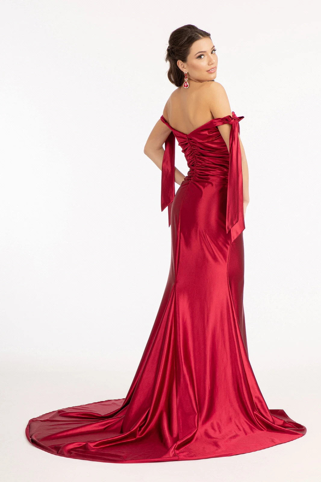 Glamorous Mermaid Off-Shoulder Sweetheart Bow Straps Ruched Slit Crimson Red Prom Dress