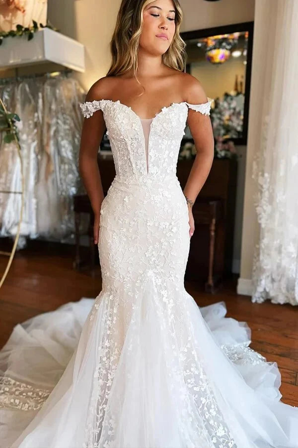 Mermaid Gorgeous Tulle V-neck Lace Appliqued Wedding Dresses