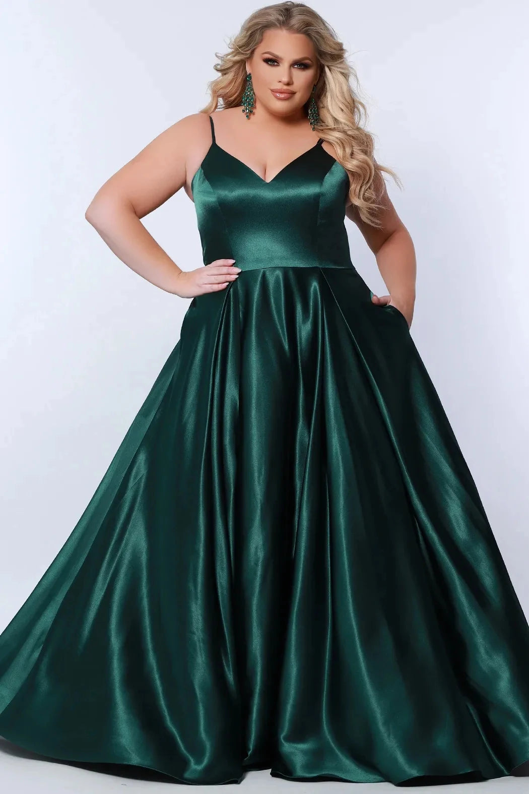 Gorgeous A-Line V-Neck Sleeveless Pleated Pocket Emerald Long Prom Dresses Women Gown