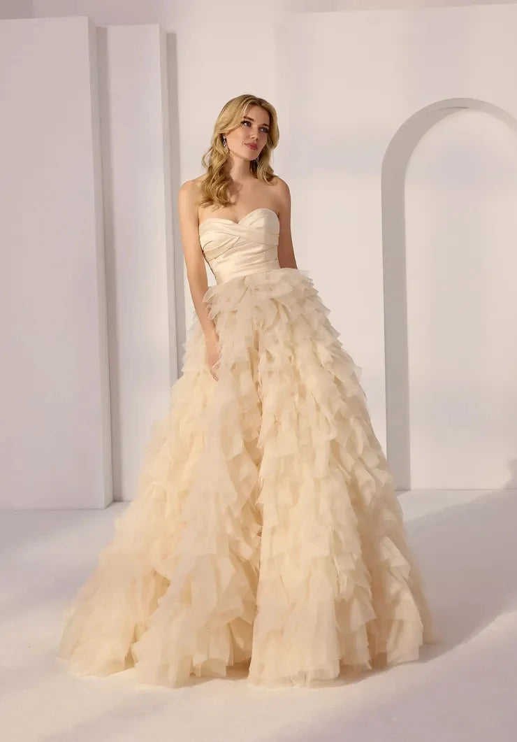 Gorgeous Ballgown Sweetheart Sleeveless Tiered Ruffled Champagne Floor-Length Prom Dresses Women