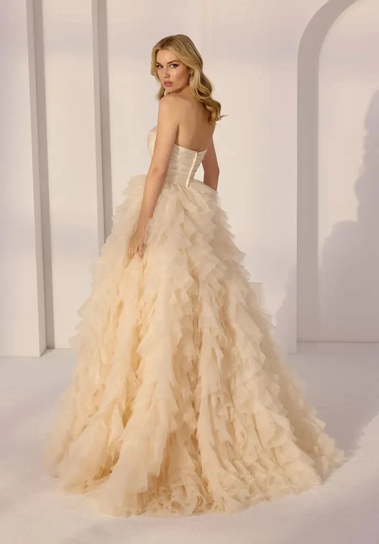 Gorgeous Ballgown Sweetheart Sleeveless Tiered Ruffled Champagne Floor-Length Prom Dresses Women