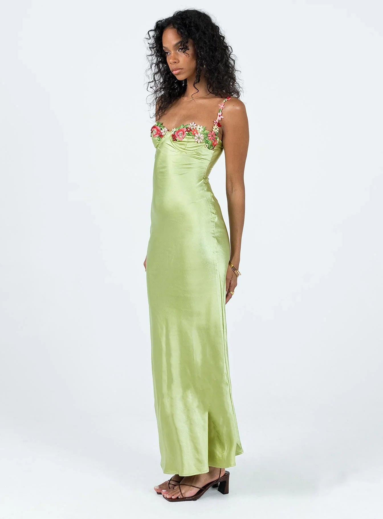 Green Spaghetti Strap Prom Dress with Floral Embroidery and Satin Fabric for Formal Events and Prom Nights