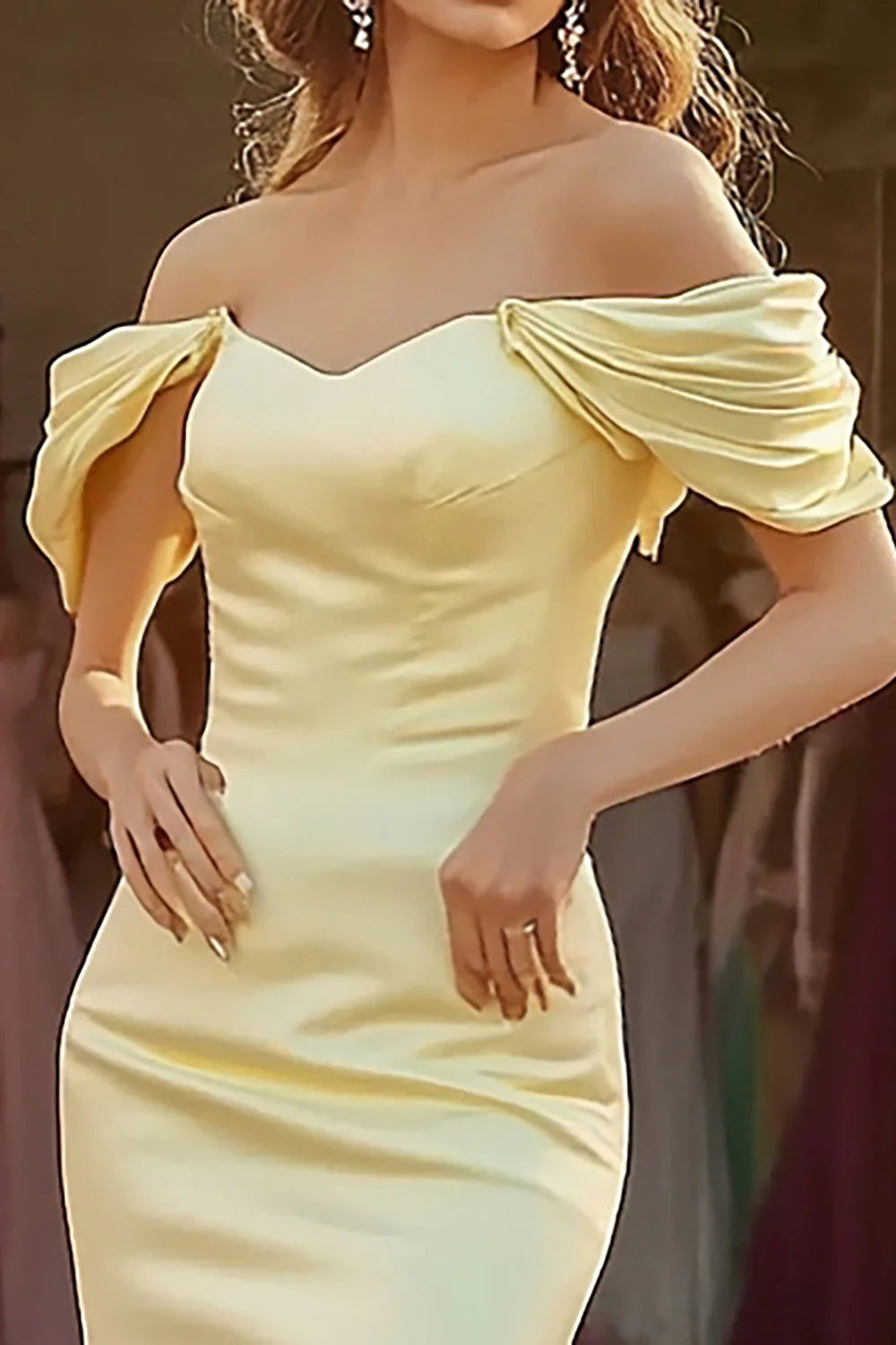 Light Yellow Off The Shoulder Prom Dress With Sweetheart Neckline And Satin Mermaid Silhouette For Formal Evening Party