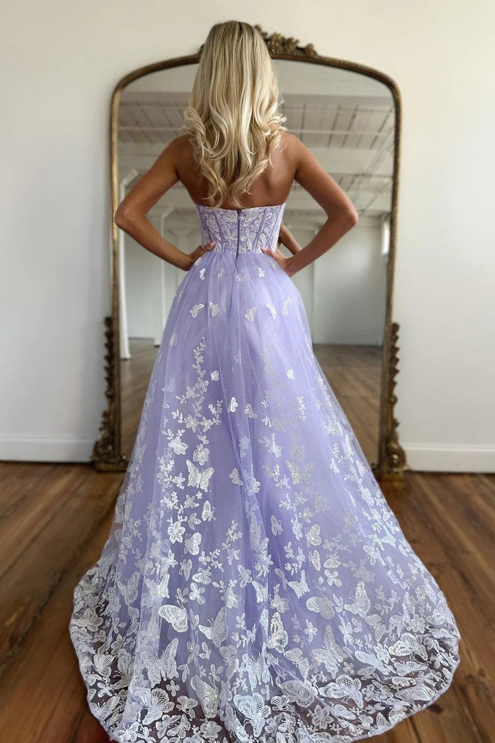 A-Line Sweetheart Lilac Zipper Back Long Tulle Prom Dress With Appliques