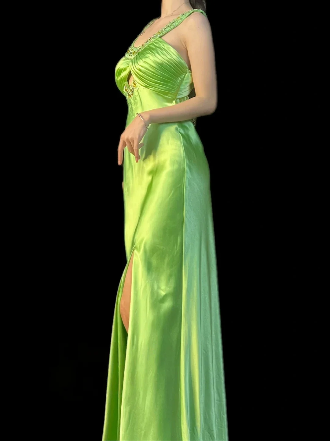 Lime Green Sleeveless Prom Dress With Beaded Neckline And Keyhole Cutout Mermaid Formal Prom Dress