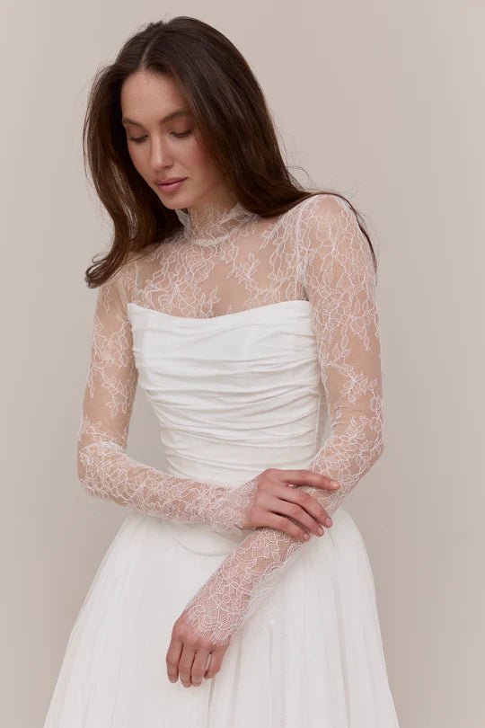 Luxury Ivory White Lace High Neck Long Sleeve Ruched Bodice Lace-Up Back A-Line Prom Dresses