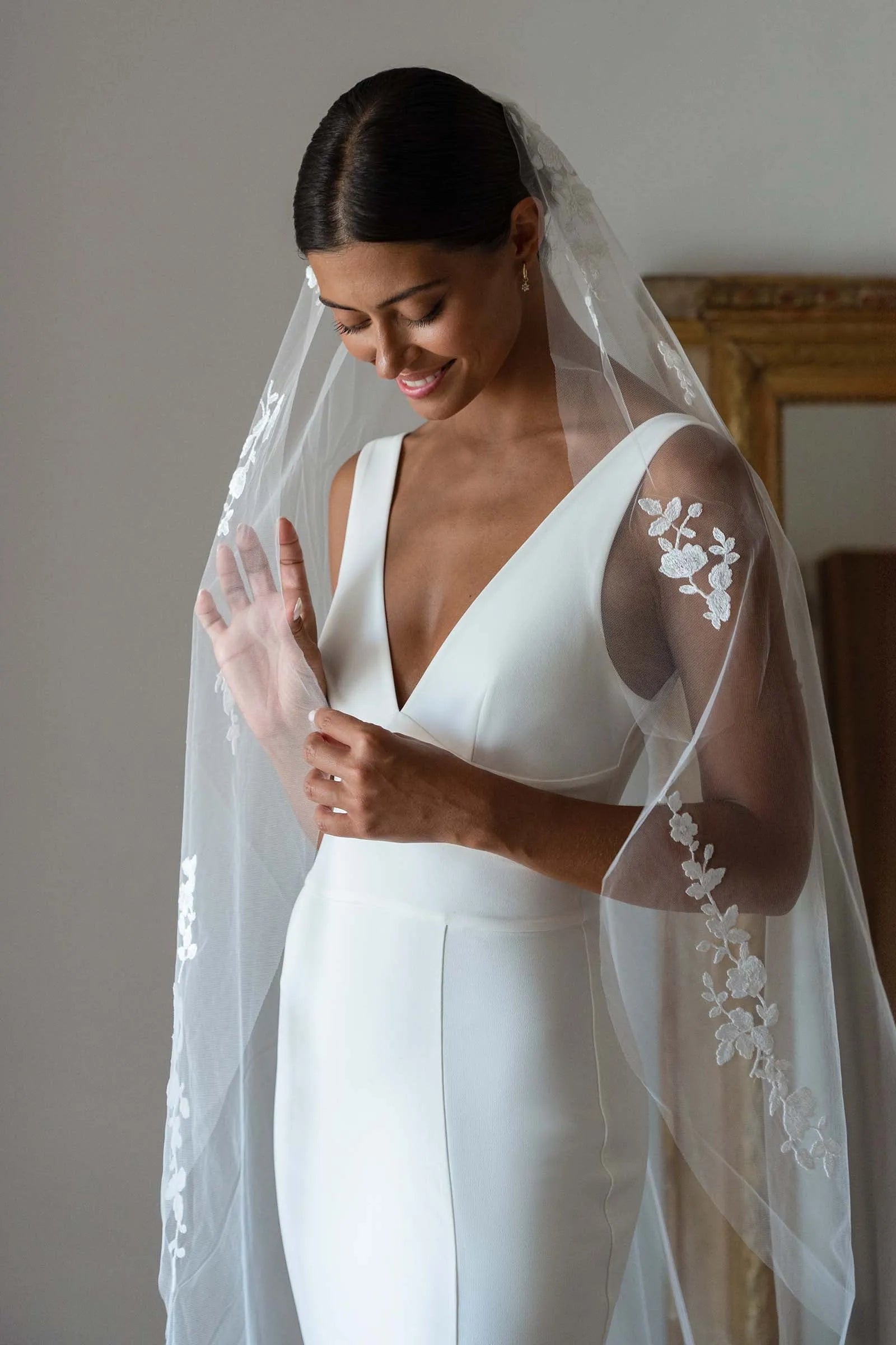 Modern Sheath V-Neck Sleeveless High Slit Back Button Ivory Wedding Gown