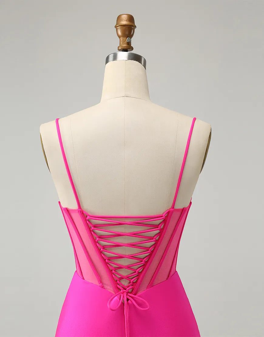 Enges Homecoming-Kleid mit glitzerndem Perlenkorsett