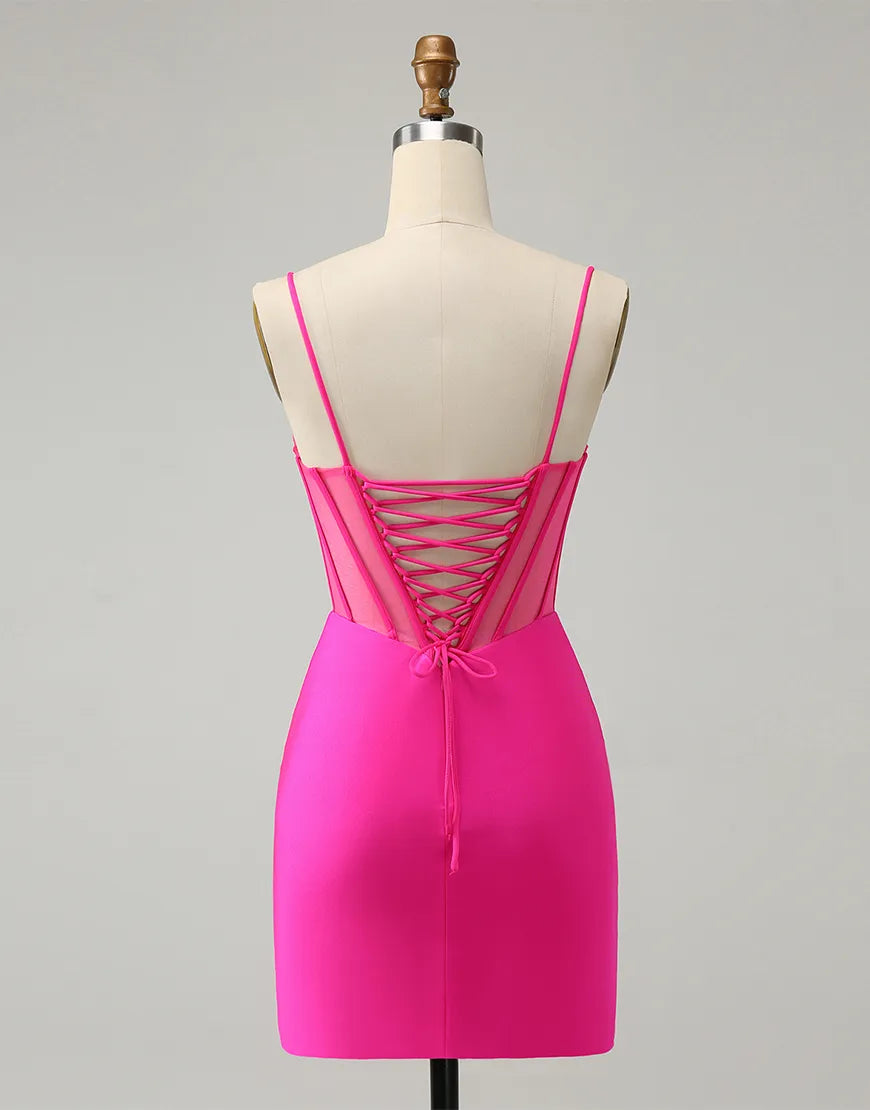 Enges Homecoming-Kleid mit glitzerndem Perlenkorsett