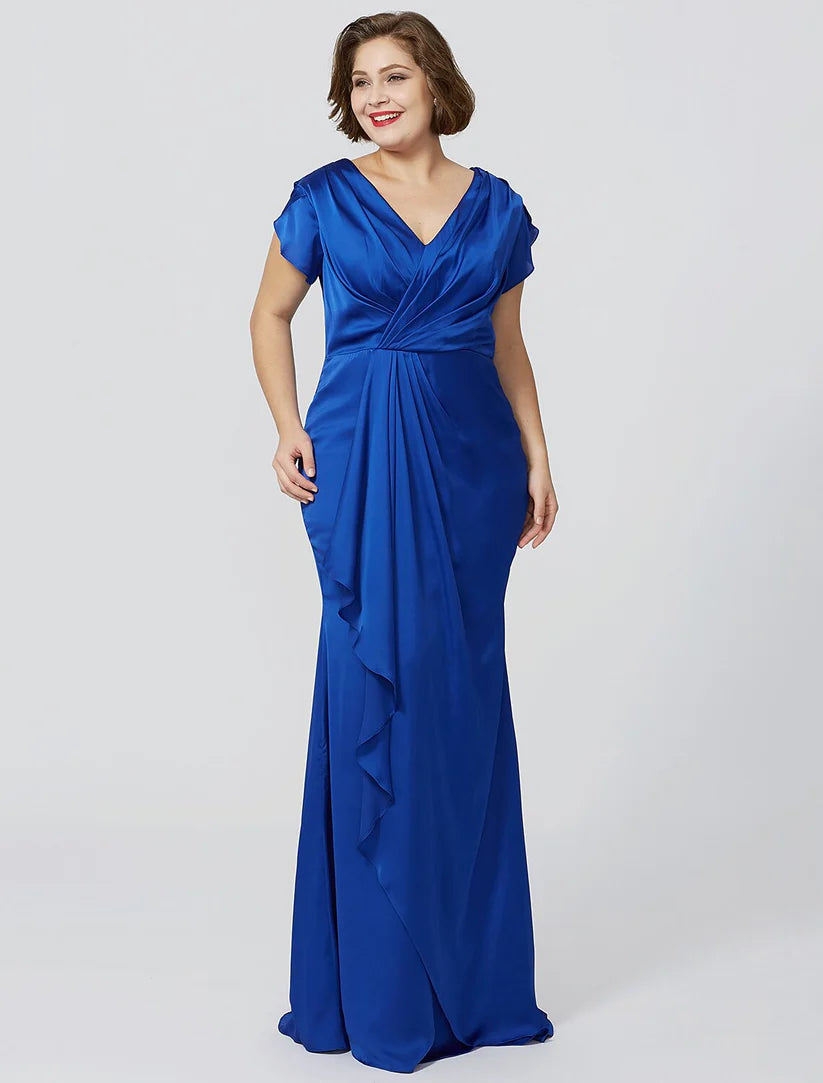 Plus size Mother of the Bride sheath dress with V-neck and short sleeves.