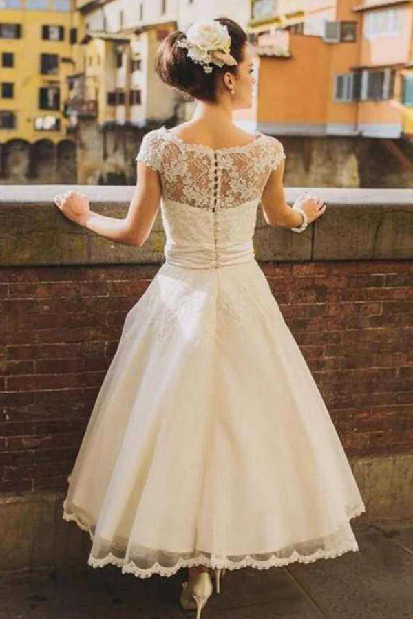 A-line Princess Tea-Length Appliqued Tulle Wedding Dresses With Flowers