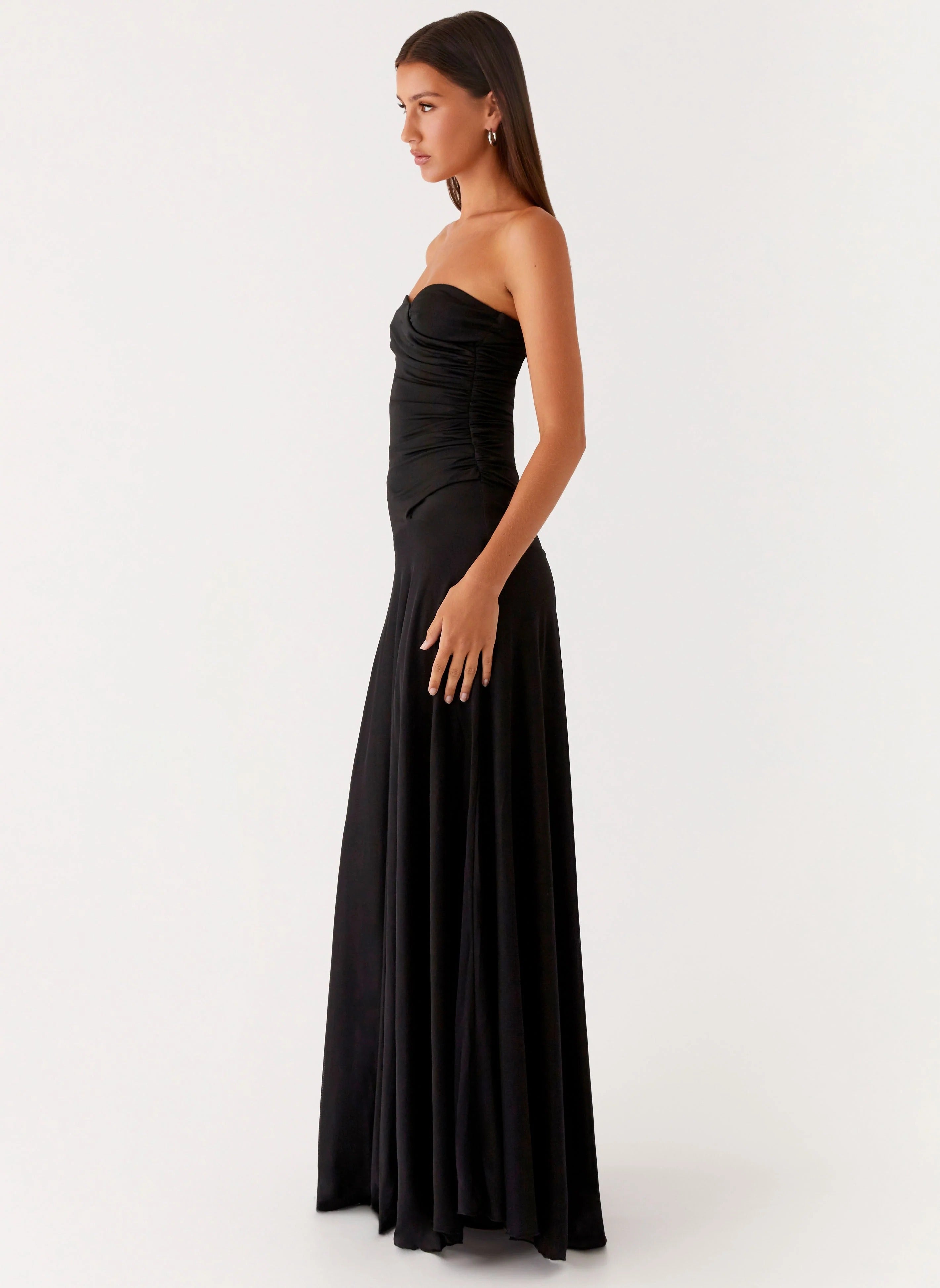 Prom Dress Black Strapless Maxi Dress With Ruched Sweetheart Bodice Flowy Chiffon Skirt Formal Evening Party Gown