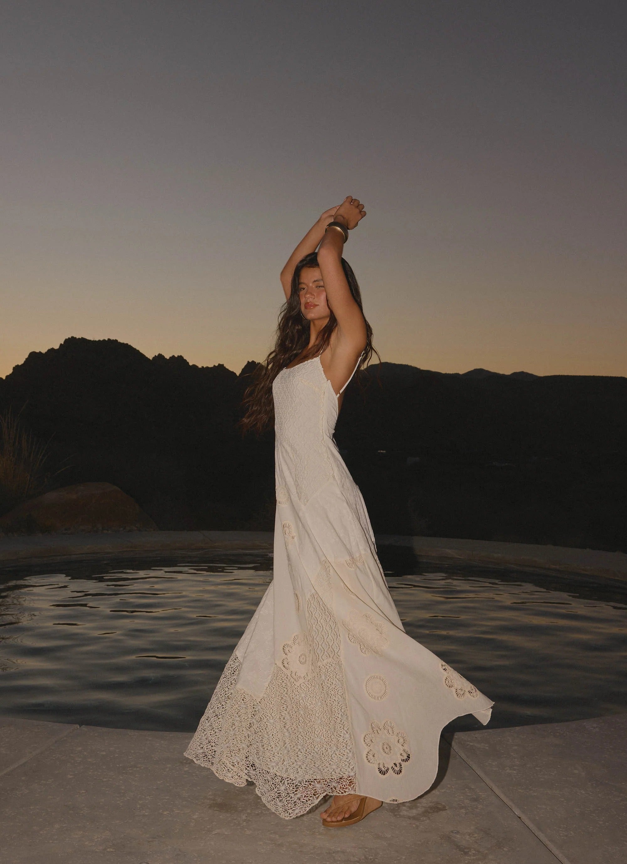 Prom Dress Cream Spaghetti Strap Maxi Dress With Crochet Lace Embroidery Open Back Flowy Formal Evening Party Gown