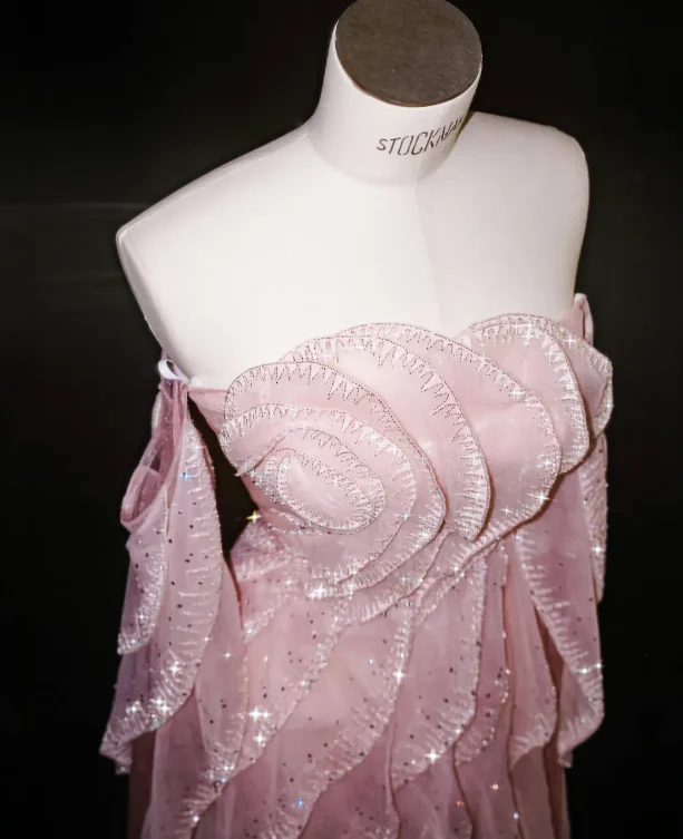 Prom Dress Pink Off Shoulder A Line Tulle Maxi Dress With Ruffled Sequined Appliques Formal Evening Party Gown