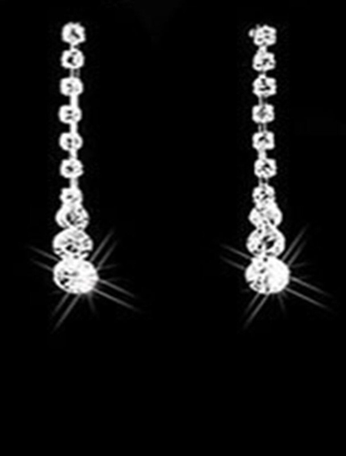 Women's sparkling rhinestone necklace and bracelet set.
