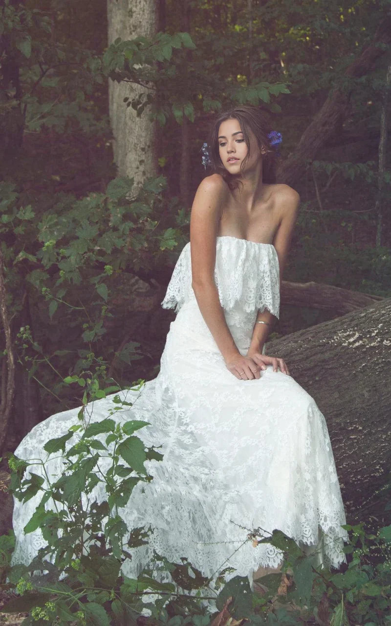 Elegant off-shoulder mermaid bridal gown.