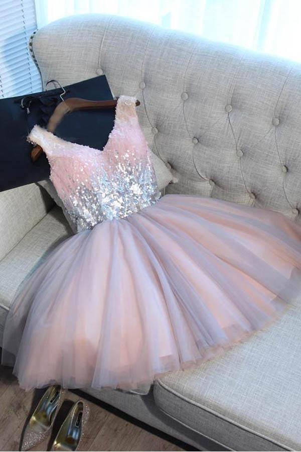 A-line V-neck tulle short homecoming dress.