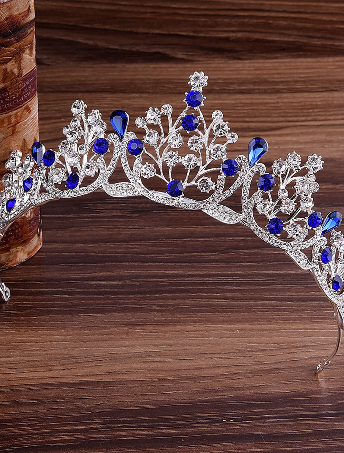 Close-up of the metal detailing on the bridal tiara.