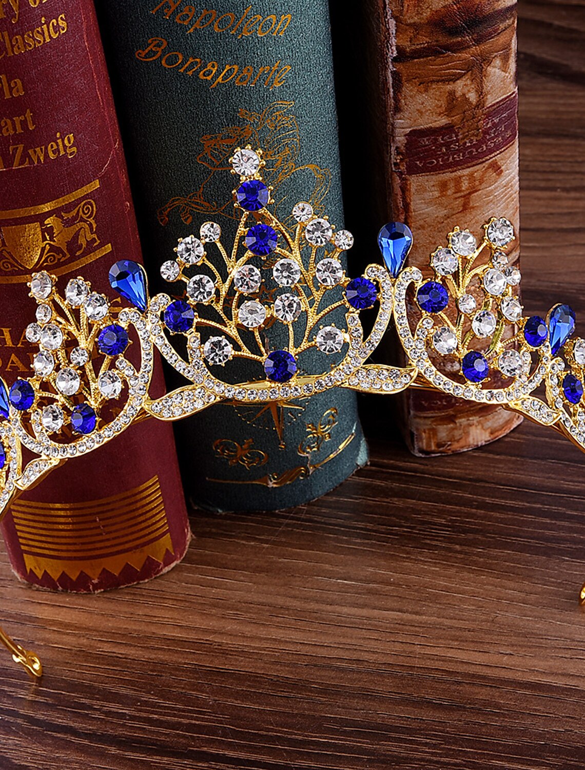 Side view of the metal headpiece worn by a bride.