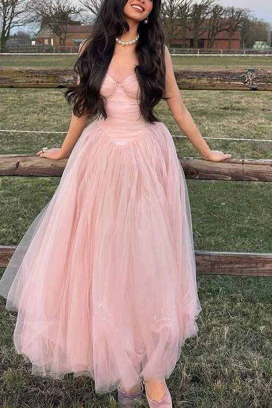 Spaghetti Strap Sweetheart Tulle Ball Gown Evening Dress with Ruched Waist and Voluminous Maxi Skirt