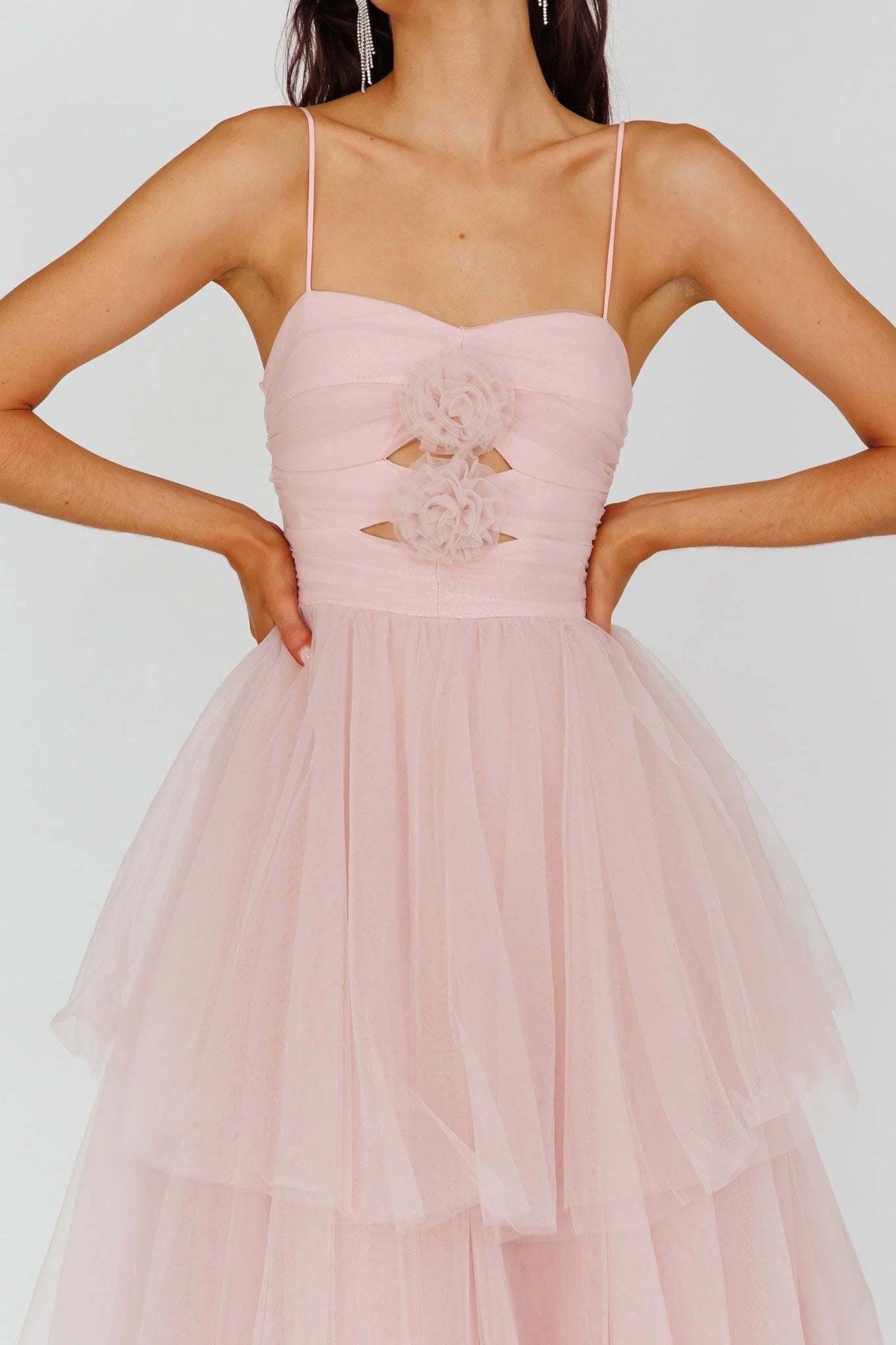 Spaghetti Straps Sweetheart Neck Floral Applique Cutout Tiered Tulle Midi Prom Dresses (Blush Pink)