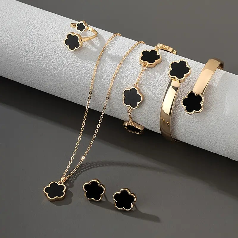 Close-up of sparkling flower alloy ring.