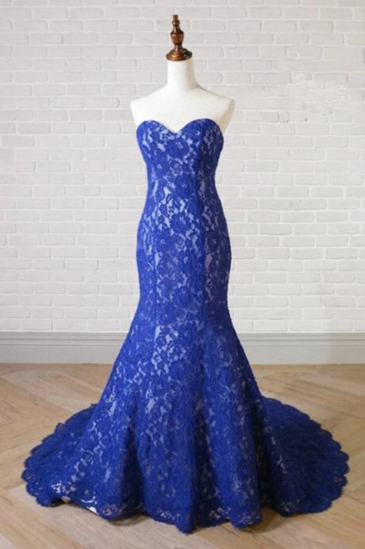Elegant lace mermaid prom dress with a sweetheart neckline.