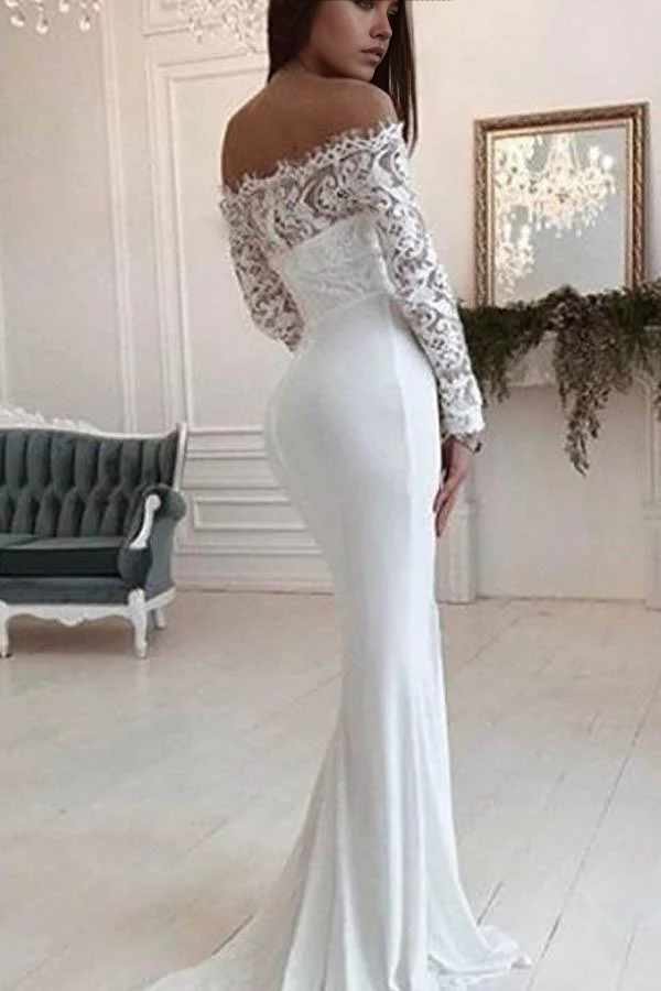 Elegant white long wedding gown, mermaid silhouette.