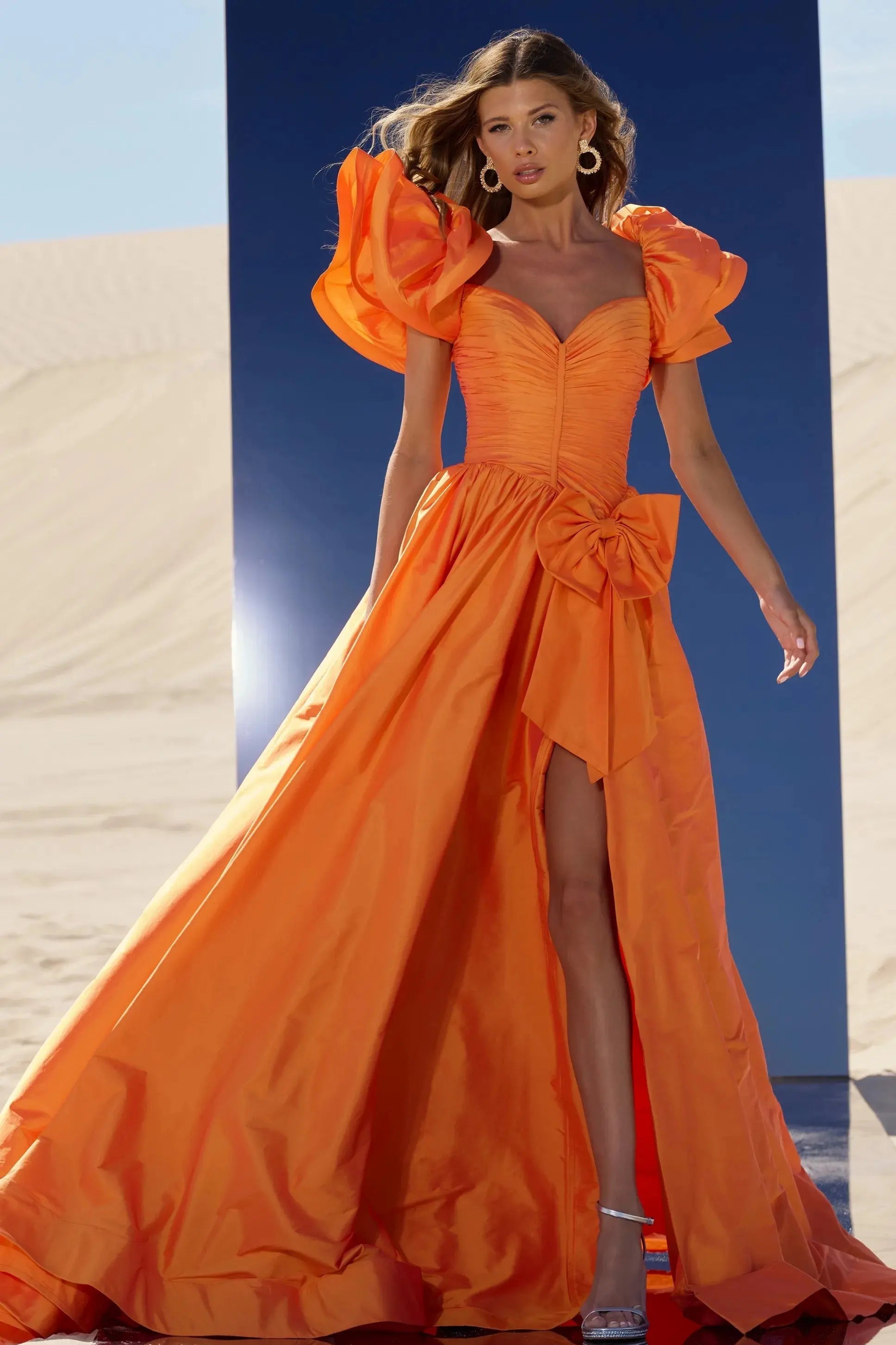 Stunning A-Line Sweetheart Short-Sleeve Slit Bow Orange Long Prom Dresses Gown