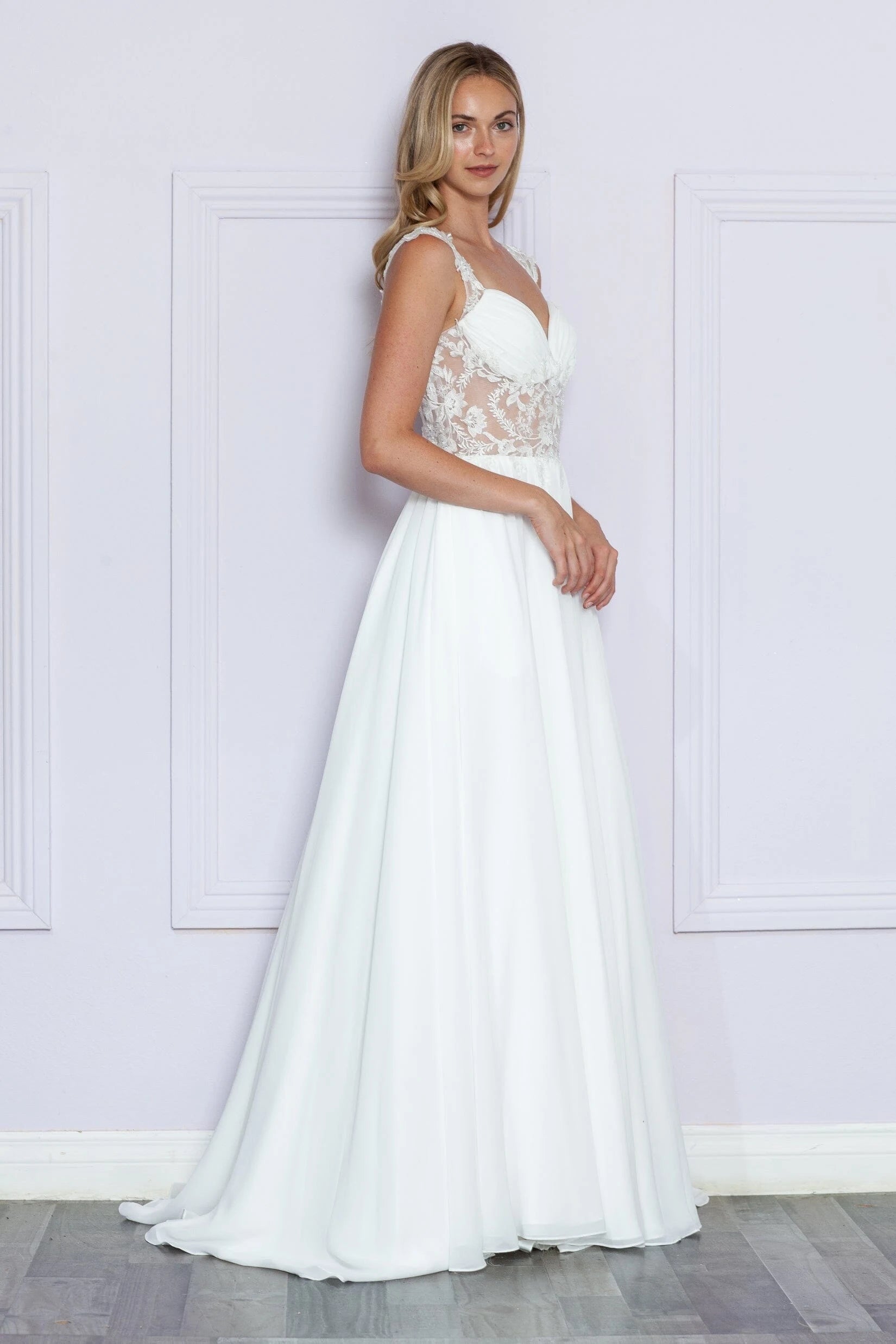 Stunning A-Line Sweetheart Sleeveless Lace Bodice White Floor-Length Prom Dress