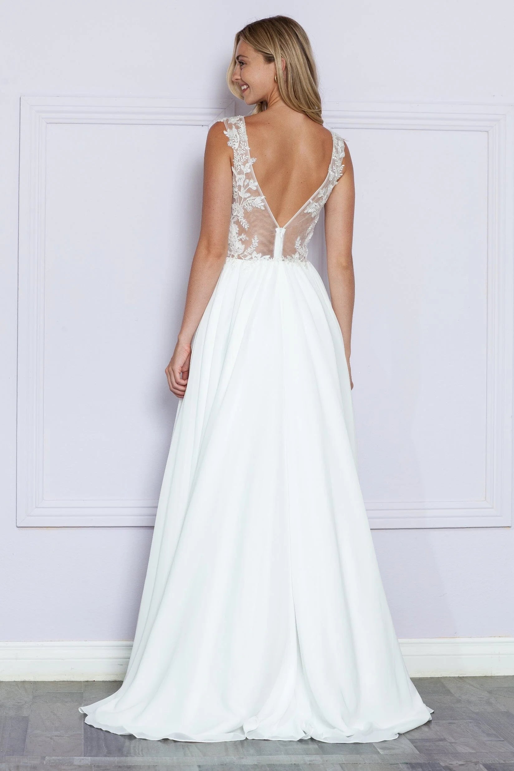 Stunning A-Line Sweetheart Sleeveless Lace Bodice White Floor-Length Prom Dress