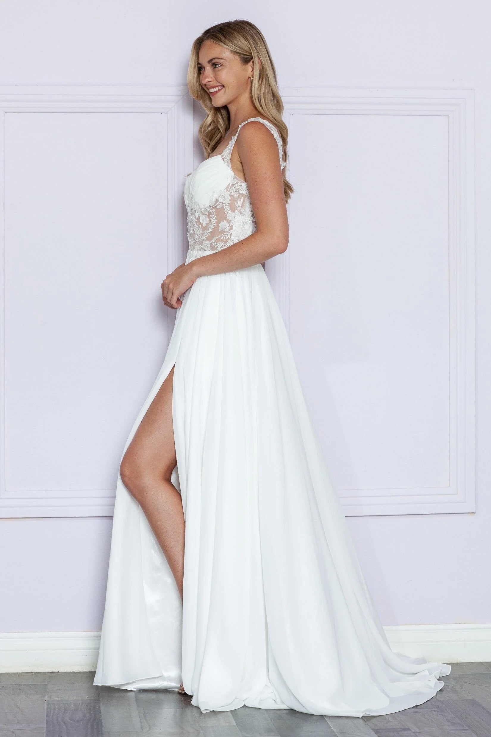 Stunning A-Line Sweetheart Sleeveless Lace Bodice White Floor-Length Prom Dress