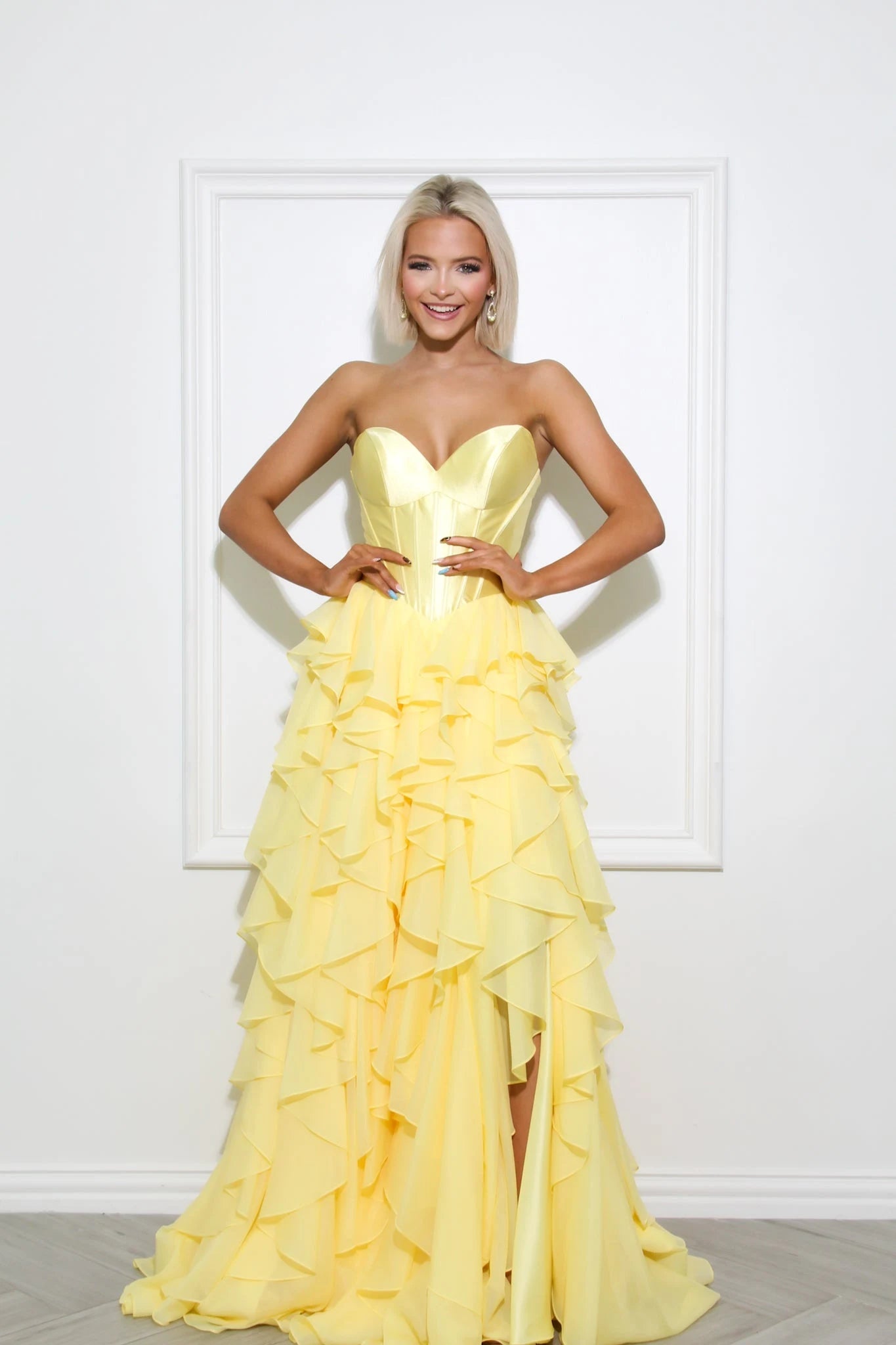 Stunning A-Line Sweetheart Strapless Ruffled Tiered Yellow Floor-Length Prom Dresses Gown