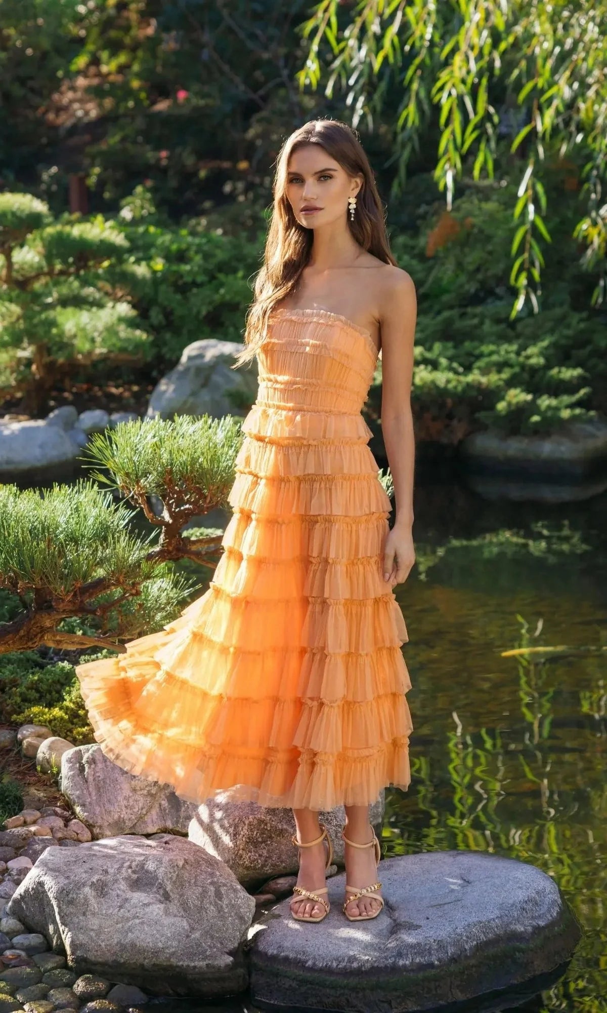 Whimsical A Line Strapless Tiered Ruffle Tulle Midi Prom Dress for Formal Events
