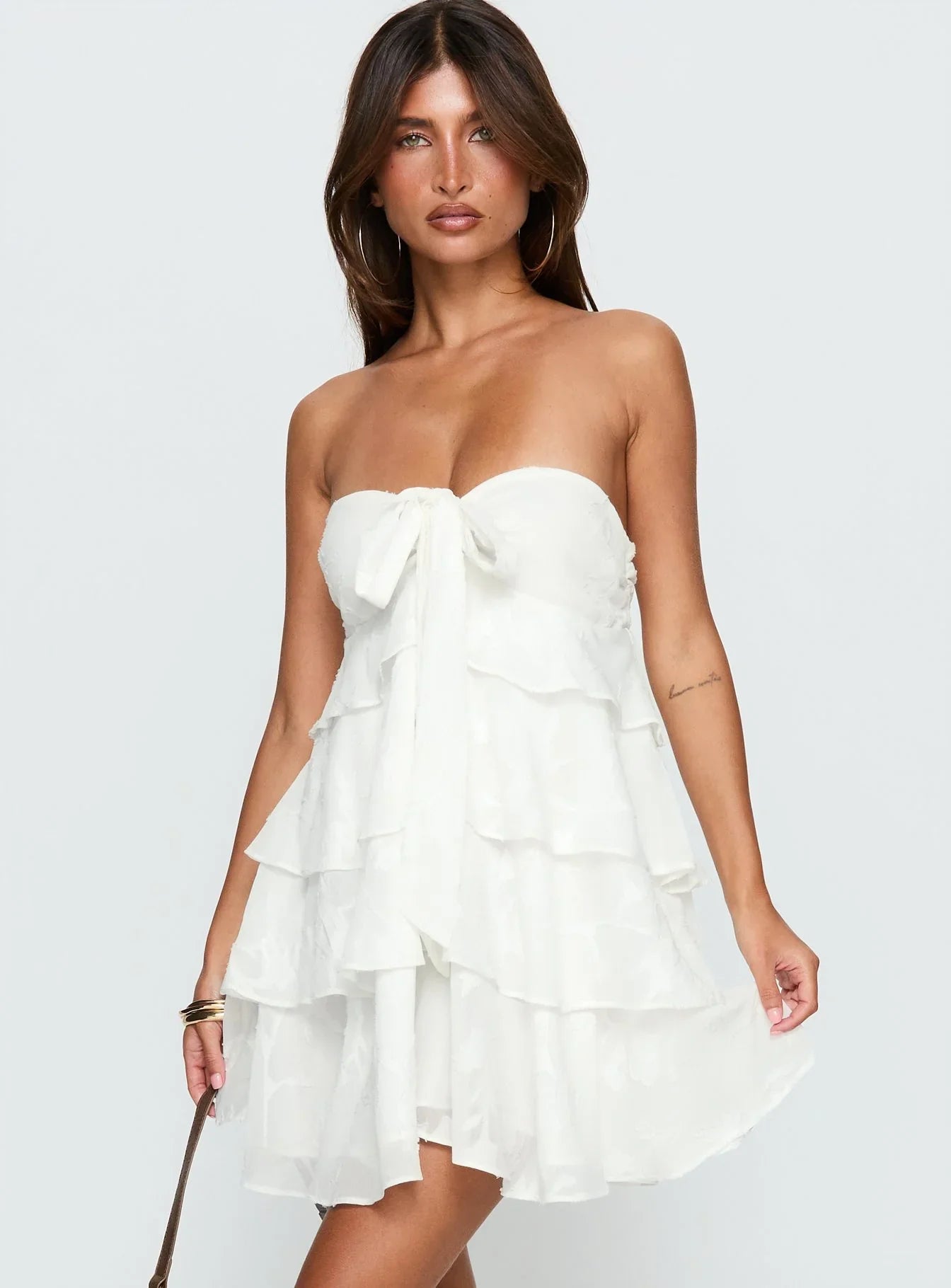 White Strapless Homecoming Dress with Tiered Ruffled Skirt and Bow Detail for Formal Events and Homecoming Nights
