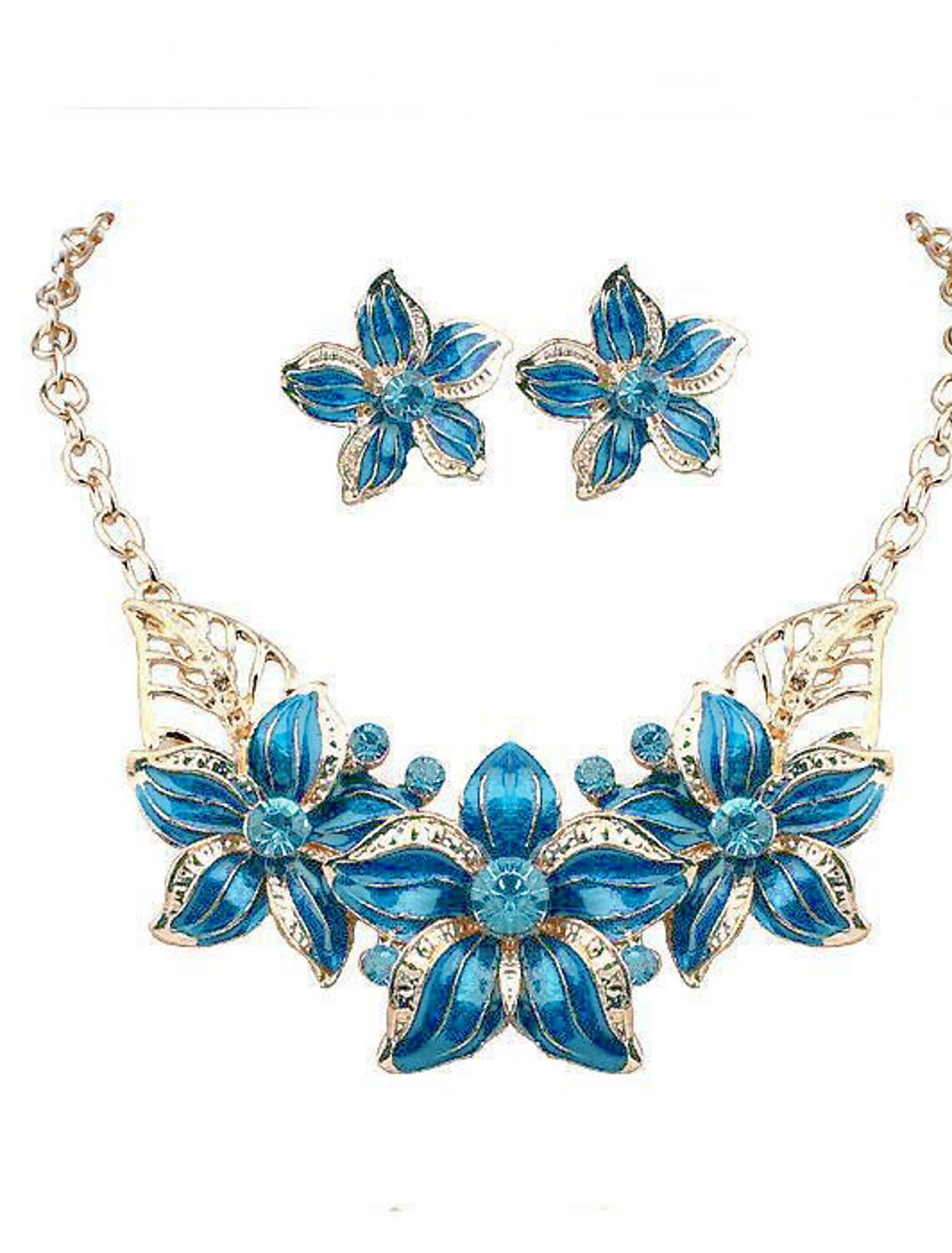 Matching gold alloy flower earrings with sparkling synthetic diamonds.