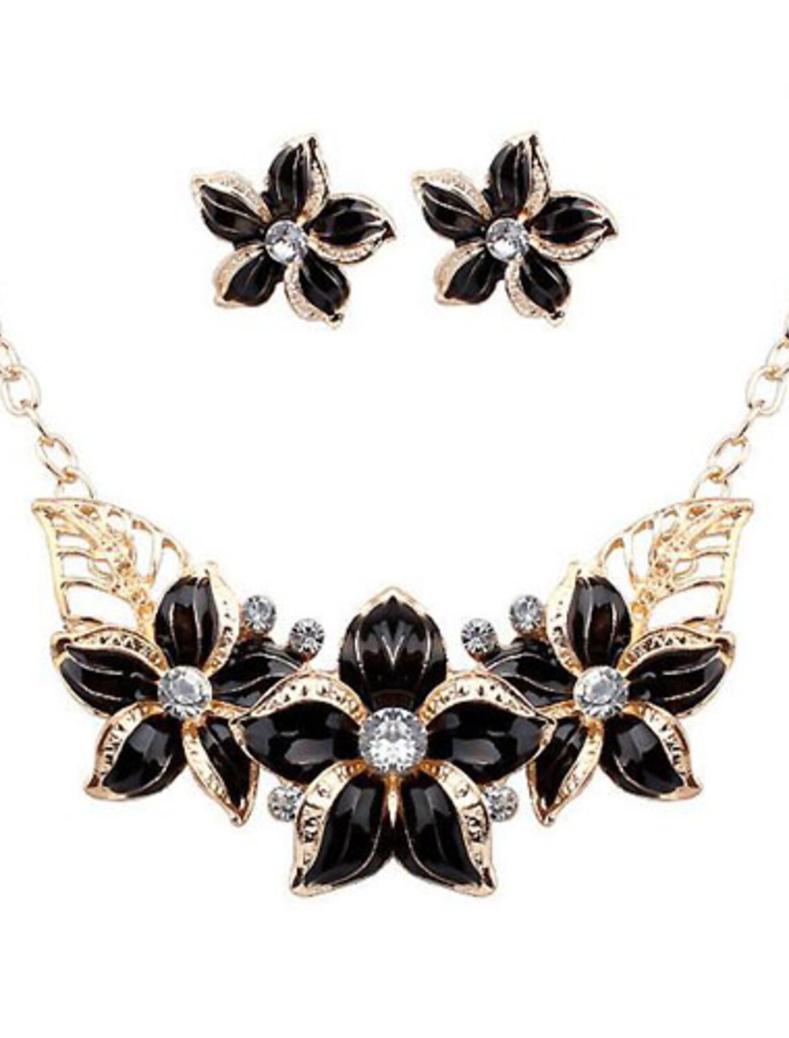 Detailed view of the synthetic diamond flower motif on the jewelry set.