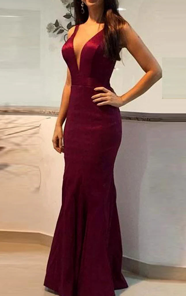 Etui-Ballkleid mit V-Ausschnitt und langem Schnitt