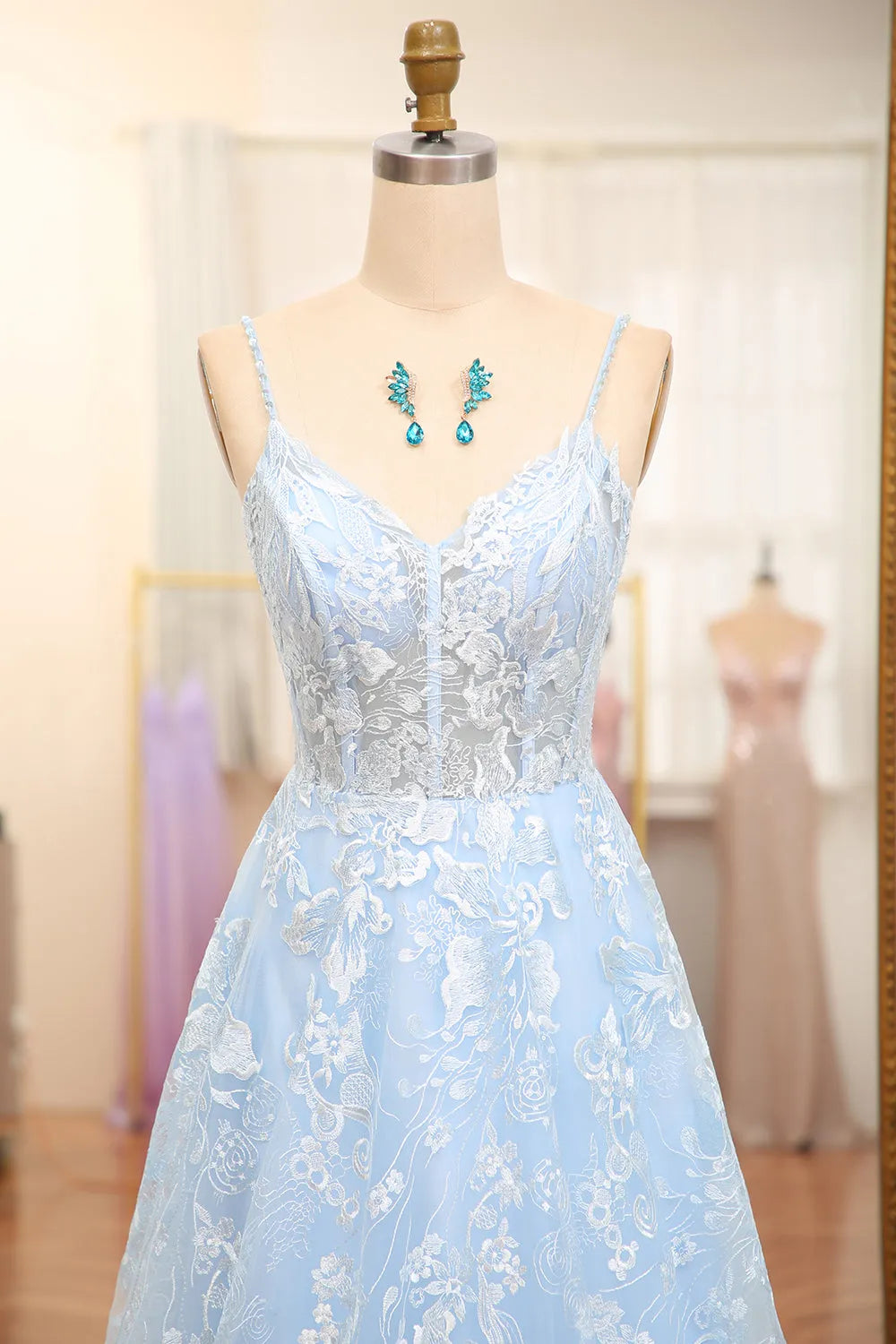 A-Line Spaghetti Straps Tulle Long Prom Dress With Appliques