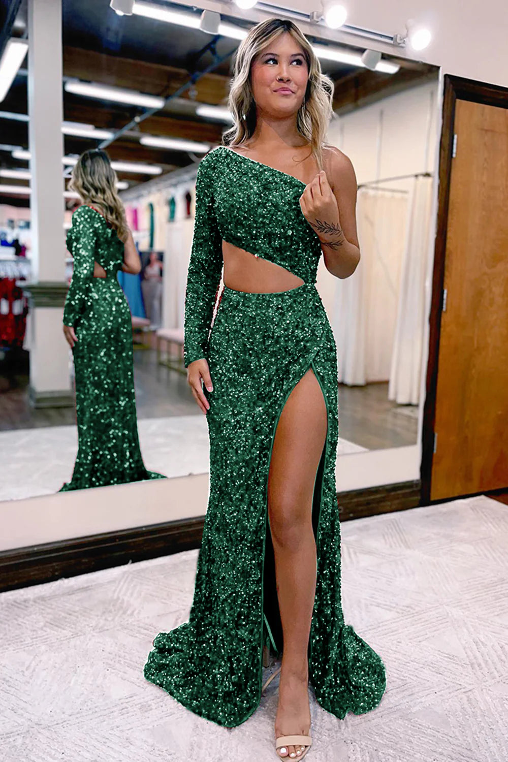 Etuikleid mit einer Schulter und Pailletten, lang, mit Schluff