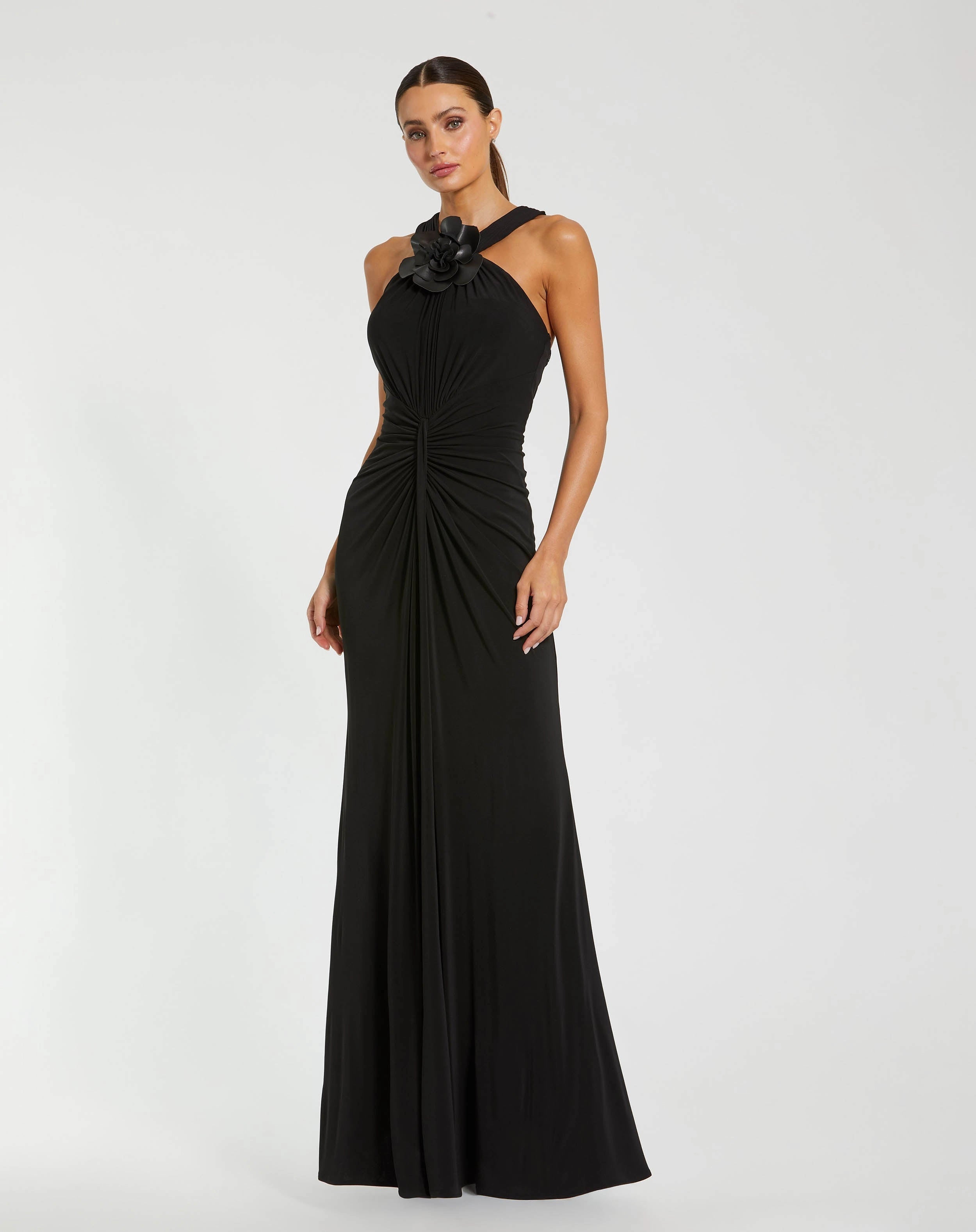 Glamorous mermaid halter sleeveless crossback floor-length prom gown